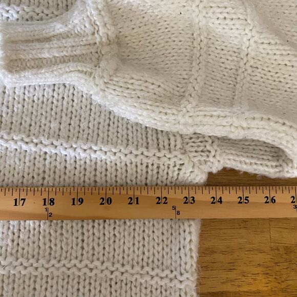 Urban Outfitters Women's Chunky Knit Oversized Sweater Size Small Ivory Pullover - Picture 12 of 13